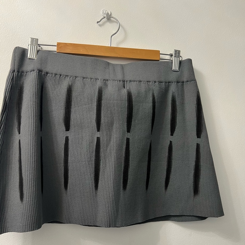 BRISTOL SET - I AM GIA (SKIRT AND TOP) - Picture 2 of 5